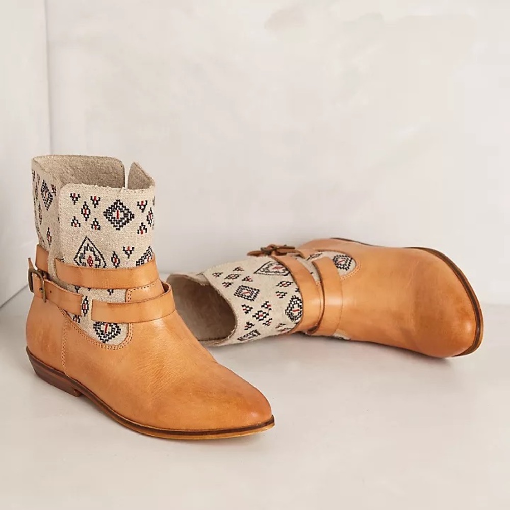 Anthropologie Latigo James Embroidered Booties Size 9